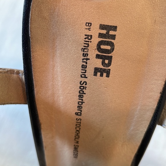 Sandals - Picture 5 of 9